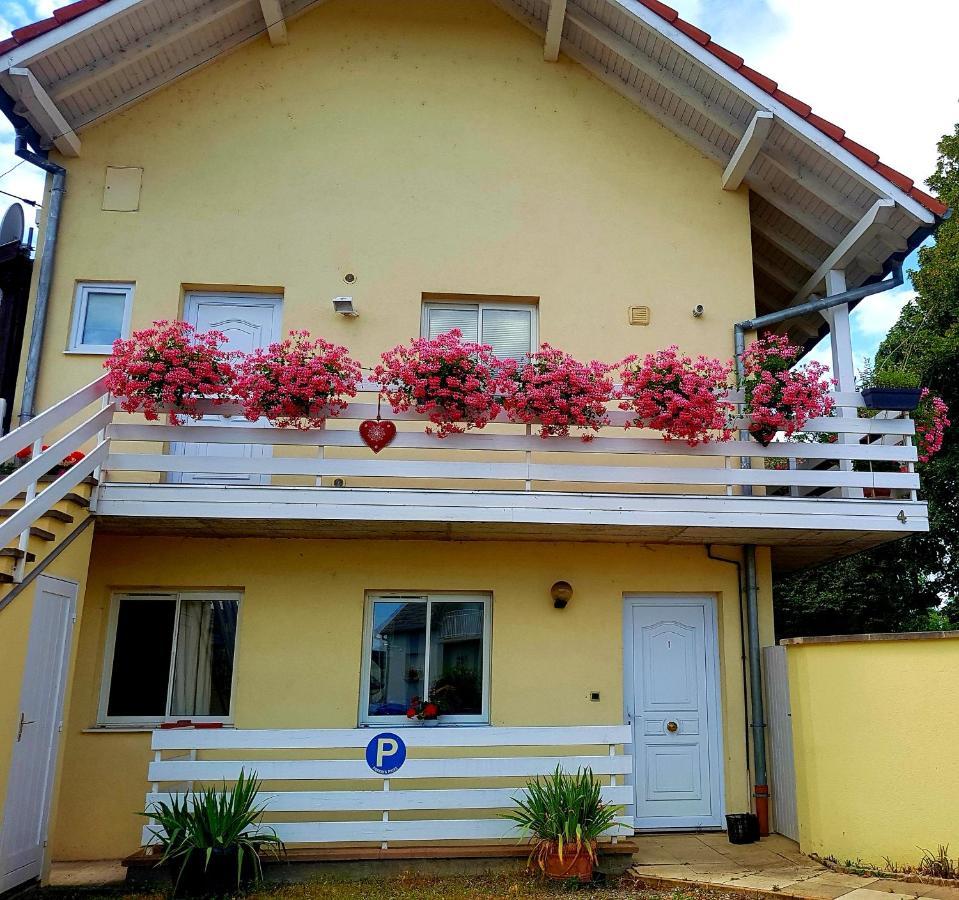 Marco Polo Apartment Horbourg Екстериор снимка